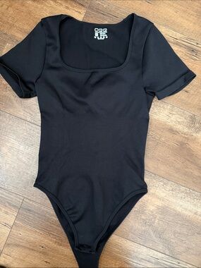 Women’s Black Square Neck Short Sleeve Bodysuit